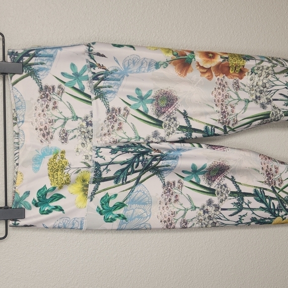 Playground Botanical Printed Athletic Leggings - Picture 2 of 9